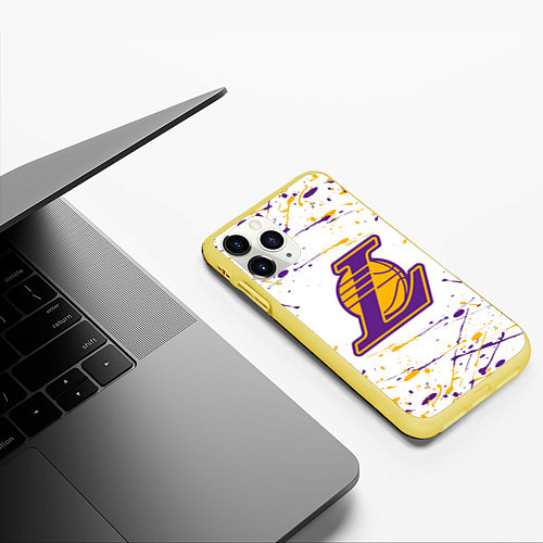 Чехол iPhone 11 Pro матовый Kobe Bryant / 3D-Желтый – фото 3