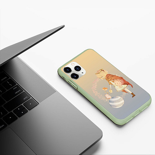 Чехол iPhone 11 Pro матовый Девочка и мышка друзья / 3D-Салатовый – фото 3