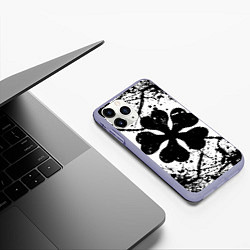 Чехол iPhone 11 Pro матовый Черный клевер,, цвет: 3D-светло-сиреневый — фото 2