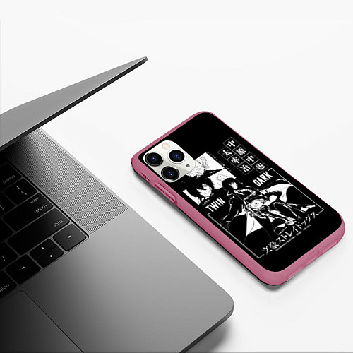 Чехол iPhone 11 Pro матовый ЧУЯ и ДАЗАЙ бродячие псы / 3D-Малиновый – фото 3