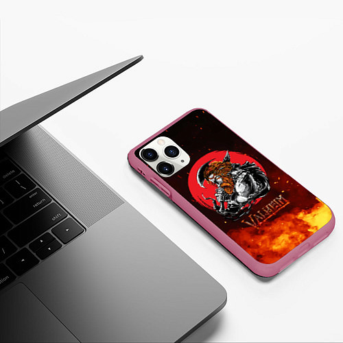 Чехол iPhone 11 Pro матовый Valheim огненный викинг / 3D-Малиновый – фото 3