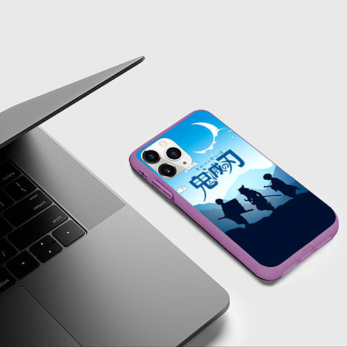 Чехол iPhone 11 Pro матовый Клинок, рассекающий демонов в горах / 3D-Фиолетовый – фото 3