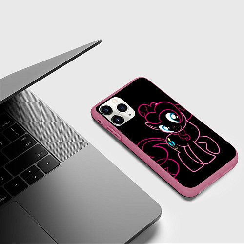 Чехол iPhone 11 Pro матовый Милая Флаттершайн / 3D-Малиновый – фото 3