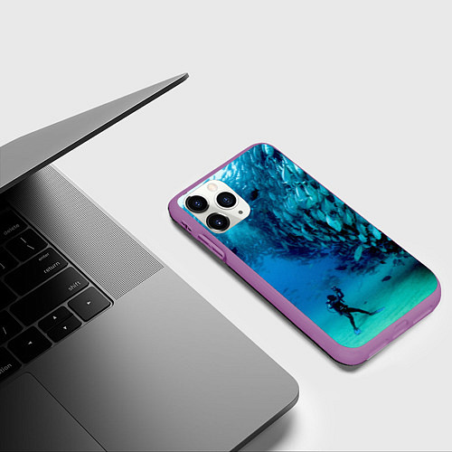 Чехол iPhone 11 Pro матовый Фото дайвинг / 3D-Фиолетовый – фото 3