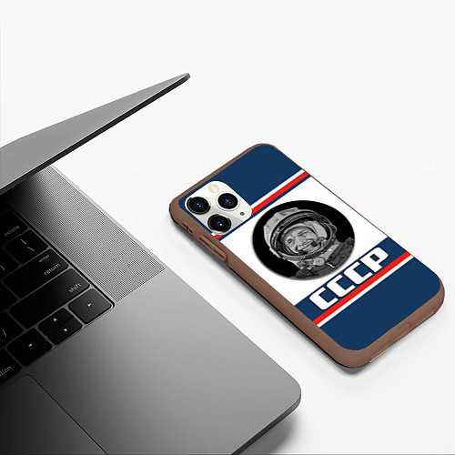 Чехол iPhone 11 Pro матовый СТИЛЬ СССР ГАГАРИН / 3D-Коричневый – фото 3