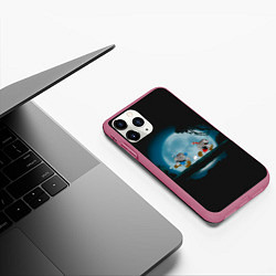 Чехол iPhone 11 Pro матовый Ночная прогулка, цвет: 3D-малиновый — фото 2