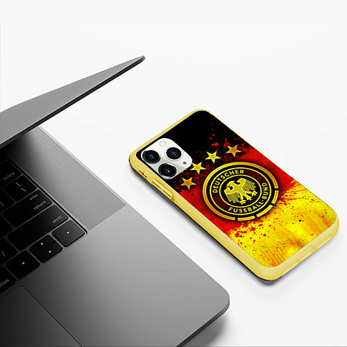 Чехол iPhone 11 Pro матовый Сборная Германии / 3D-Желтый – фото 3