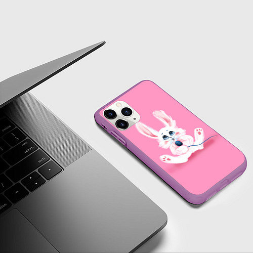 Чехол iPhone 11 Pro матовый Милый кролик с микрофоном / 3D-Фиолетовый – фото 3
