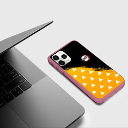 Чехол iPhone 11 Pro матовый КОСТЮМ ЗЕНИЦУ ZENITSU KNY, цвет: 3D-малиновый — фото 2