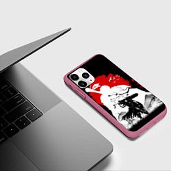 Чехол iPhone 11 Pro матовый Берсерк силуэт Гатса, цвет: 3D-малиновый — фото 2