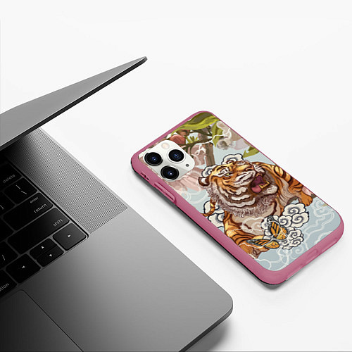 Чехол iPhone 11 Pro матовый Тигр в облаках / 3D-Малиновый – фото 3