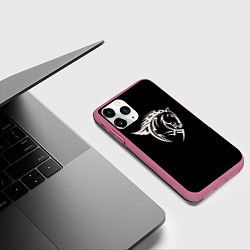 Чехол iPhone 11 Pro матовый Конь армейский, цвет: 3D-малиновый — фото 2