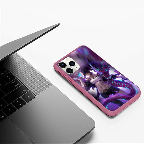 Чехол iPhone 11 Pro матовый LEAGUE OF LEGENDS AKALI ЛИГА ЛЕГЕНД АКАЛИ / 3D-Малиновый – фото 3