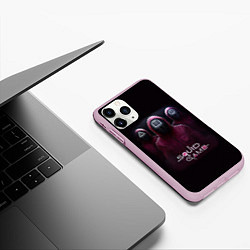 Чехол iPhone 11 Pro матовый SQUID GAME ИГРА В КАЛЬМАРА СОТРУДНИКИ, цвет: 3D-розовый — фото 2