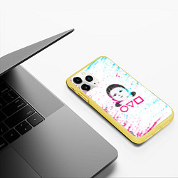 Чехол iPhone 11 Pro матовый Игра в кальмара Squid Game КУКЛА, цвет: 3D-желтый — фото 2