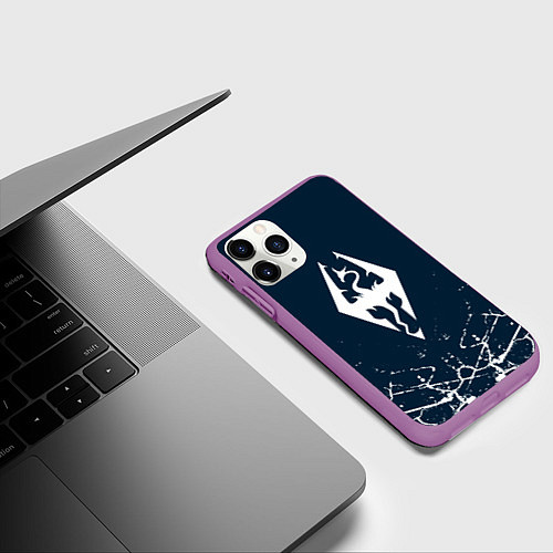 Чехол iPhone 11 Pro матовый THE ELDER SCROLLS SKYRIM ЭМБЛЕМА ДРАКОНА / 3D-Фиолетовый – фото 3
