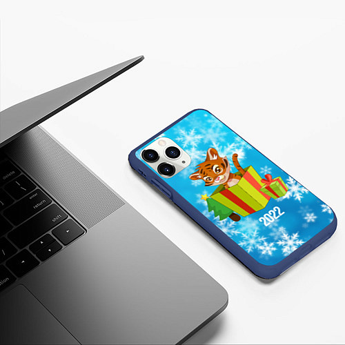 Чехол iPhone 11 Pro матовый Тигр в подарочной коробке / 3D-Тёмно-синий – фото 3