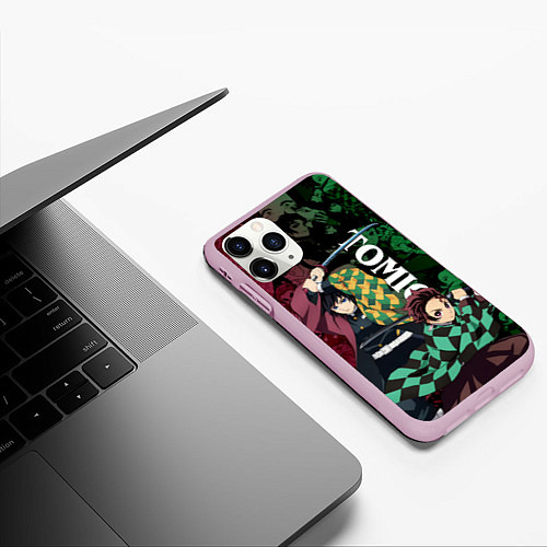 Чехол iPhone 11 Pro матовый ТОМИОКА, КЛИНОК РАССЕКАЮЩИЙ ДЕМОНОВ / 3D-Розовый – фото 3