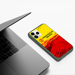 Чехол iPhone 11 Pro матовый Manchester United: Дьяволы, цвет: 3D-темно-зеленый — фото 2