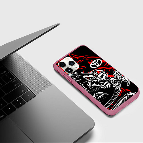 Чехол iPhone 11 Pro матовый TOYOTA DRAGON ТОЙОТА ДРАКОН / 3D-Малиновый – фото 3