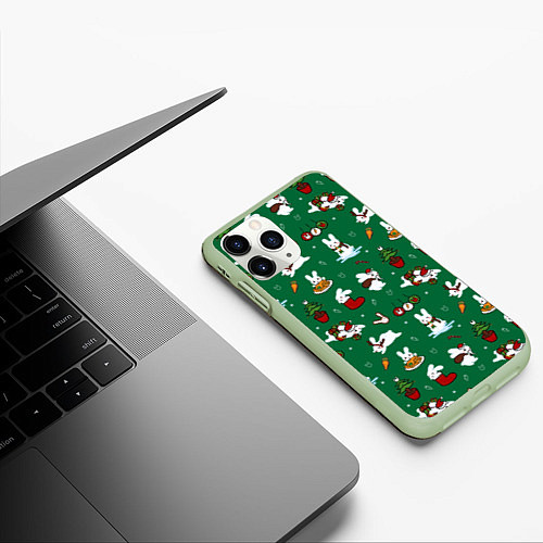 Чехол iPhone 11 Pro матовый Новогодний паттерн с зайчиками / 3D-Салатовый – фото 3
