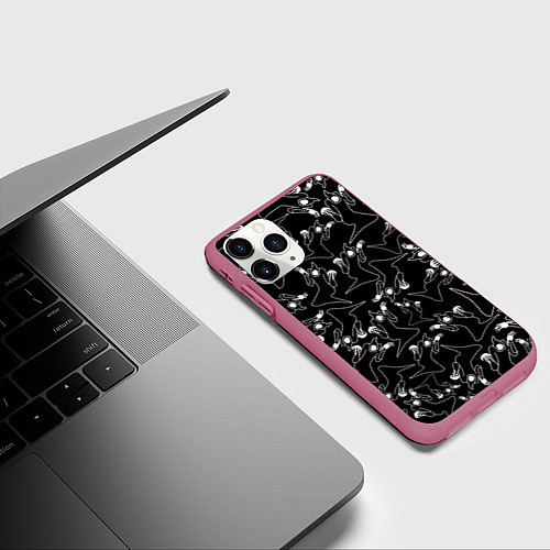 Чехол iPhone 11 Pro матовый KIZARU HAUNTED FAMILY ПАТТЕРН / 3D-Малиновый – фото 3