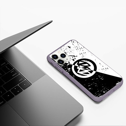 Чехол iPhone 11 Pro матовый Buick Black and White Grunge / 3D-Серый – фото 3