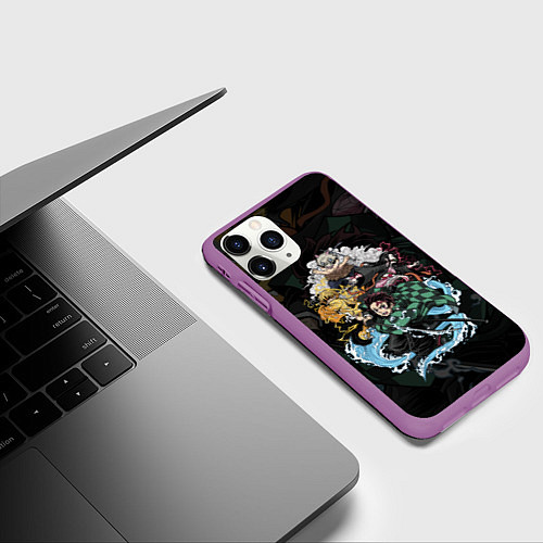 Чехол iPhone 11 Pro матовый КЛИНОК РАССЕКАЮЩИЙ ДЕМОНОВ, ГЕРОИ АТАКУЮТ / 3D-Фиолетовый – фото 3