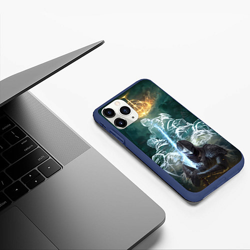 Чехол iPhone 11 Pro матовый Elden Ring рыцарь и предшественники серии Souls El / 3D-Тёмно-синий – фото 3