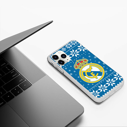 Чехол iPhone 11 Pro матовый Реал Мадрид Новогодний / 3D-Белый – фото 3