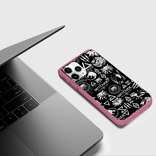Чехол iPhone 11 Pro матовый ВЕДЬМАК ЛОЛГОБОМБИНГ THE WITCHER / 3D-Малиновый – фото 3