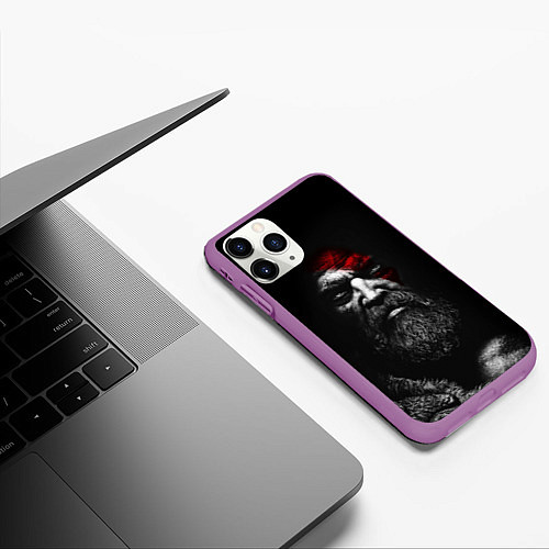 Чехол iPhone 11 Pro матовый ЛИЦО КРАТОСА, БОГ ВОЙНЫ GOD OF WAR / 3D-Фиолетовый – фото 3