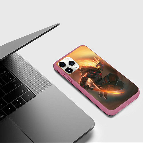 Чехол iPhone 11 Pro матовый DOTA 2 ДЖАГЕРНАУТ / 3D-Малиновый – фото 3