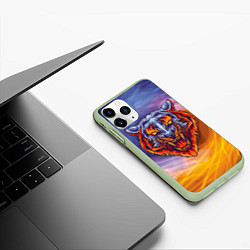 Чехол iPhone 11 Pro матовый Тигр в водно-огненной стихии, цвет: 3D-салатовый — фото 2