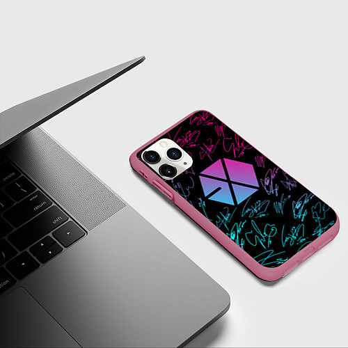 Чехол iPhone 11 Pro матовый EXO BAND НЕОНОВЫЕ АВТОГРАФЫ / 3D-Малиновый – фото 3