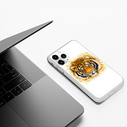 Чехол iPhone 11 Pro матовый Дикий Тигр Wild Tiger, цвет: 3D-белый — фото 2