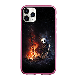Чехол iPhone 11 Pro матовый HOLLOW KNIGHT У КОСТРА, цвет: 3D-малиновый