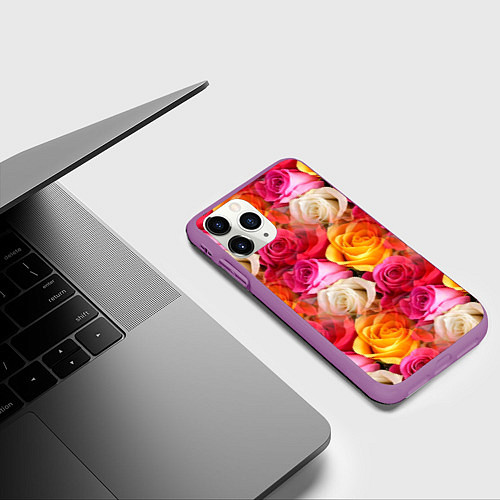 Чехол iPhone 11 Pro матовый Красные, желтые и белые розы / 3D-Фиолетовый – фото 3