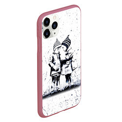 Чехол iPhone 11 Pro матовый BANKSY БЭНКСИ дети, цвет: 3D-малиновый — фото 2