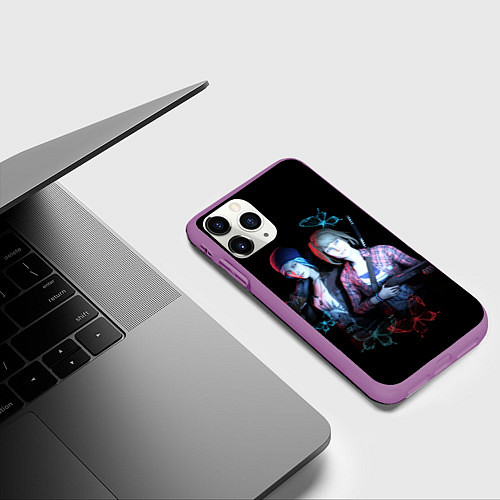 Чехол iPhone 11 Pro матовый Хлоя Прайс & Максин Колфилд / 3D-Фиолетовый – фото 3