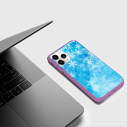 Чехол iPhone 11 Pro матовый Новогодние снежинки / 3D-Фиолетовый – фото 3