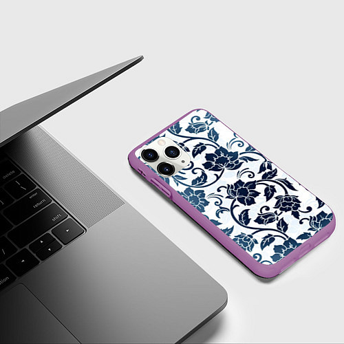 Чехол iPhone 11 Pro матовый Гжелевые цветы / 3D-Фиолетовый – фото 3
