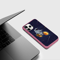 Чехол iPhone 11 Pro матовый Космонавт на велосипеде, цвет: 3D-малиновый — фото 2