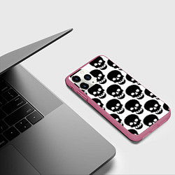 Чехол iPhone 11 Pro матовый Черепа на белом фоне, цвет: 3D-малиновый — фото 2