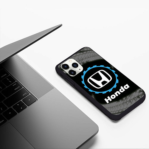 Чехол iPhone 11 Pro матовый Honda в стиле Top Gear со следами шин на фоне / 3D-Черный – фото 3