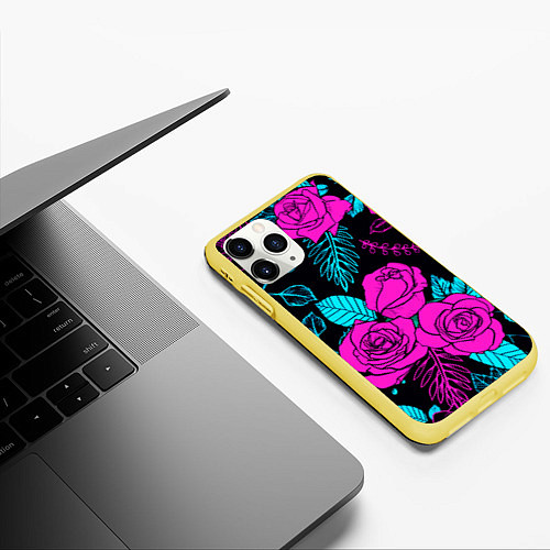 Чехол iPhone 11 Pro матовый Авангардный паттерн из роз Лето / 3D-Желтый – фото 3