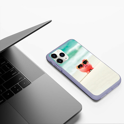 Чехол iPhone 11 Pro матовый Свинка на отдыхе / 3D-Светло-сиреневый – фото 3