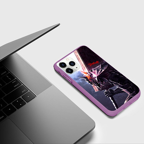 Чехол iPhone 11 Pro матовый Берсерк С Мечечём На Плече / 3D-Фиолетовый – фото 3
