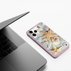 Чехол iPhone 11 Pro матовый Морские звёзды и ракушки на океанском песке, цвет: 3D-розовый — фото 2