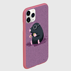 Чехол iPhone 11 Pro матовый Маленький крот, цвет: 3D-малиновый — фото 2